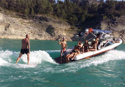 clases de wakeboard y wakesurf en el pantano de entrepeñas, sacedon, guadalajara