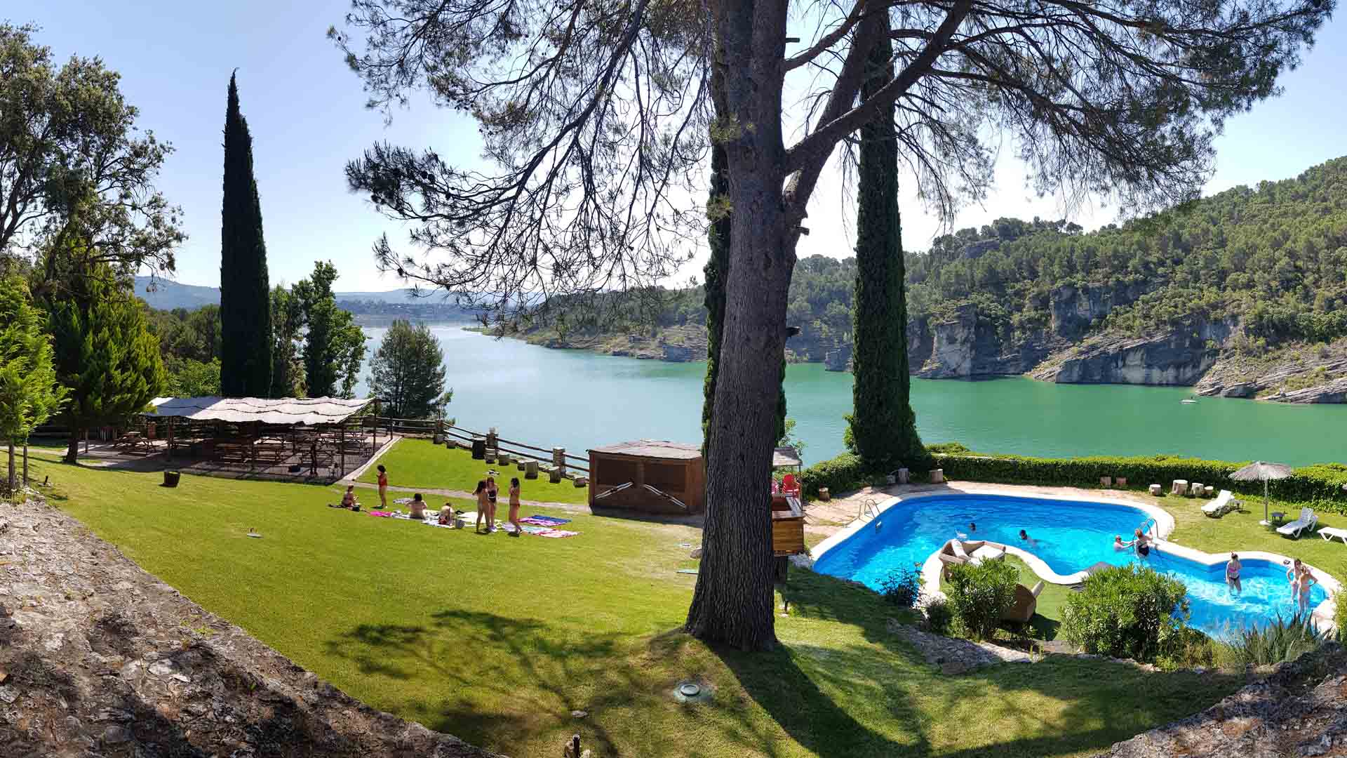 Hotel pantano entrepeñas, actividades acuáticas, piscina, barbacoa