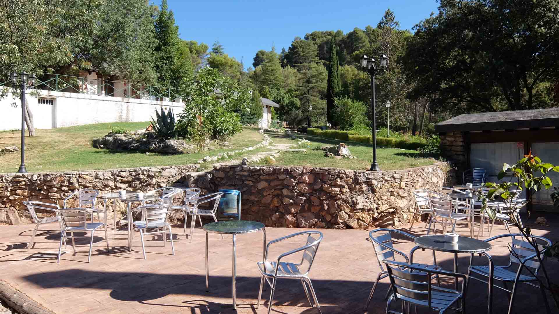 Hotel pantano entrepeñas, actividades acuáticas, piscina, barbacoa